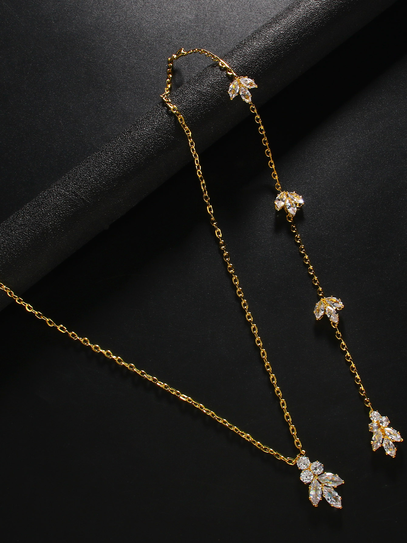 Back Chain Rhinestone Pendant  - Body Jewelry For Backless Dress 评论和价格