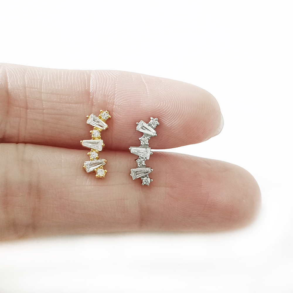 Internal Threaded Cubic Zircon - Flat Back Labret Stud 评论和价格
